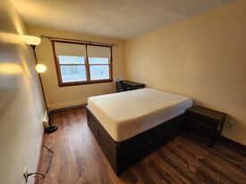 66 Brook St in Quincy, MA - Building Photo