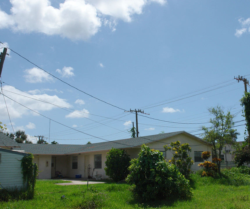 6304 SW 27th St in Miramar, FL - Building Photo