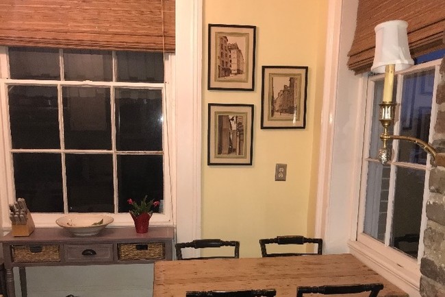 12 Bee St, Unit Apt F in Charleston, SC - Foto de edificio - Building Photo