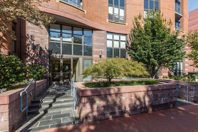 property at 1001 L St NW