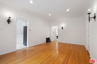 512 N Sycamore Ave in Los Angeles, CA - Building Photo - Building Photo