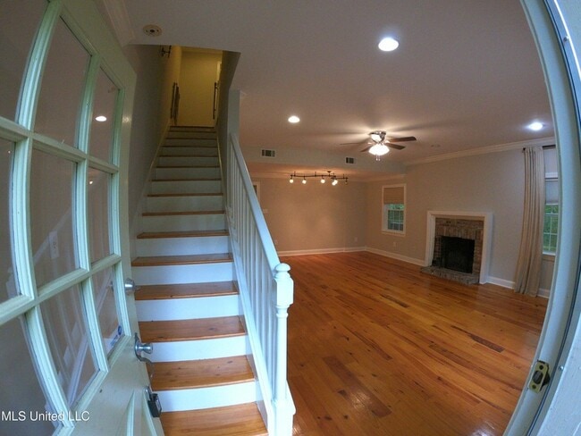 1235 Linden Pl in Jackson, MS - Foto de edificio - Building Photo