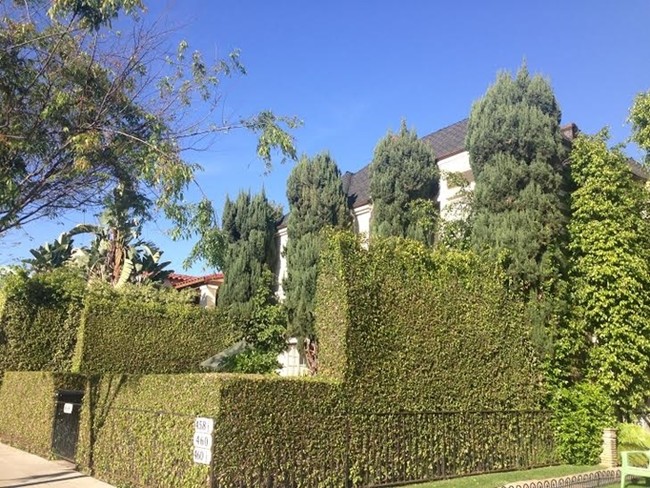 458-460 1/2 S Roxbury Dr in Beverly Hills, CA - Foto de edificio - Building Photo