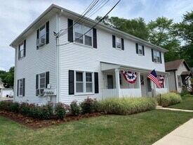 4 E Van Buren in Oswego, IL - Building Photo