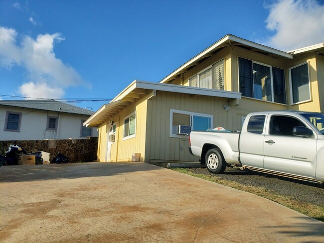 99 Kaulainahee Pl in Aiea, HI - Building Photo - Building Photo