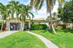 162 Vassar Dr in Lake Worth Beach, FL - Building Photo
