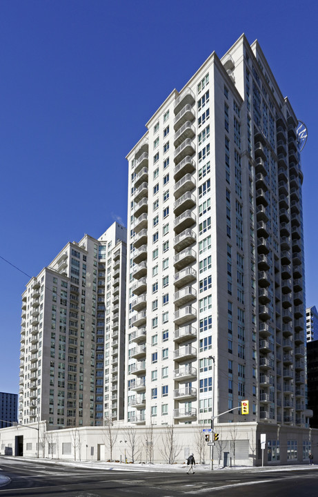 Claridge Plaza II in Ottawa, ON - Building Photo