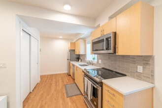 750 11th Ave E in Seattle, WA - Foto de edificio - Building Photo