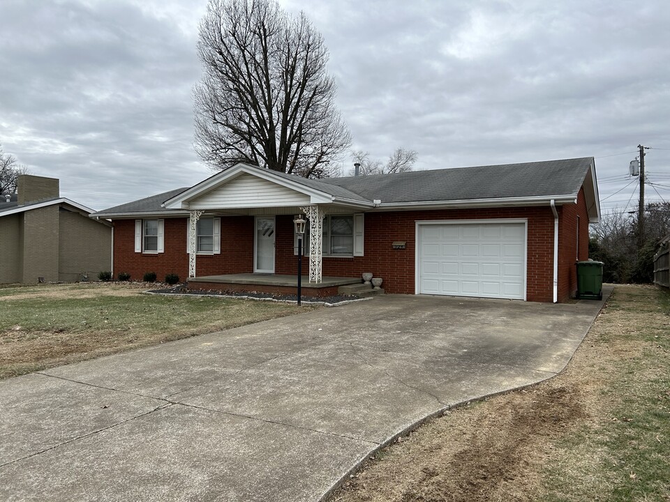 924 Parkway Dr in Owensboro, KY - Building Photo