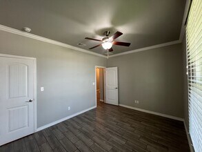 8233 Yosemite Dr in Corpus Christi, TX - Building Photo - Building Photo