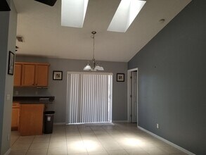3824 SW 14th Ave in Cape Coral, FL - Building Photo - Building Photo