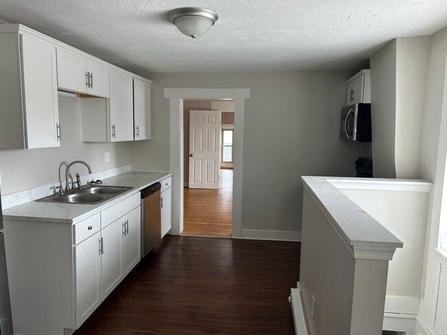 136 S Main St in Spring Grove, PA - Building Photo - Building Photo