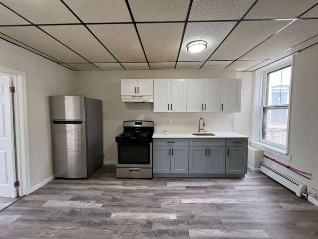 942 Westside Ave, Unit 4