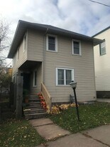421 N 12th Ave E in Duluth, MN - Building Photo