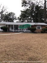 11 Montclair Blvd in Savannah, GA - Building Photo