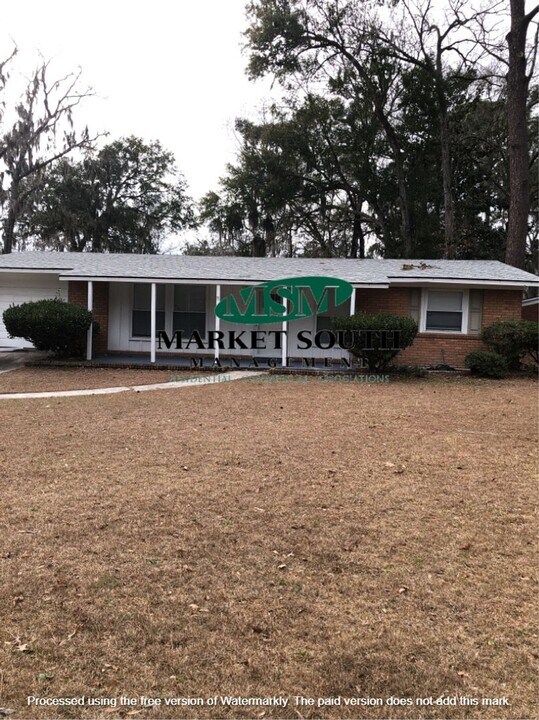 11 Montclair Blvd in Savannah, GA - Building Photo