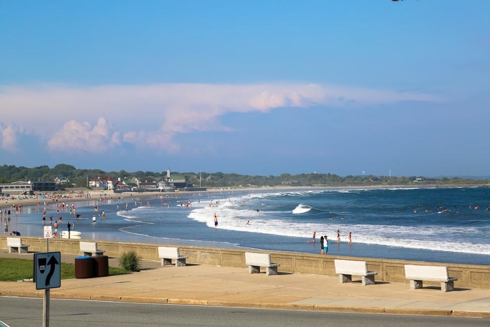 19 Beach St in Narragansett, RI - Building Photo