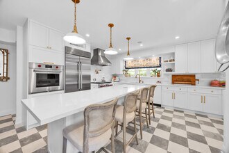 4504 Alhambra Cir in Coral Gables, FL - Building Photo - Building Photo