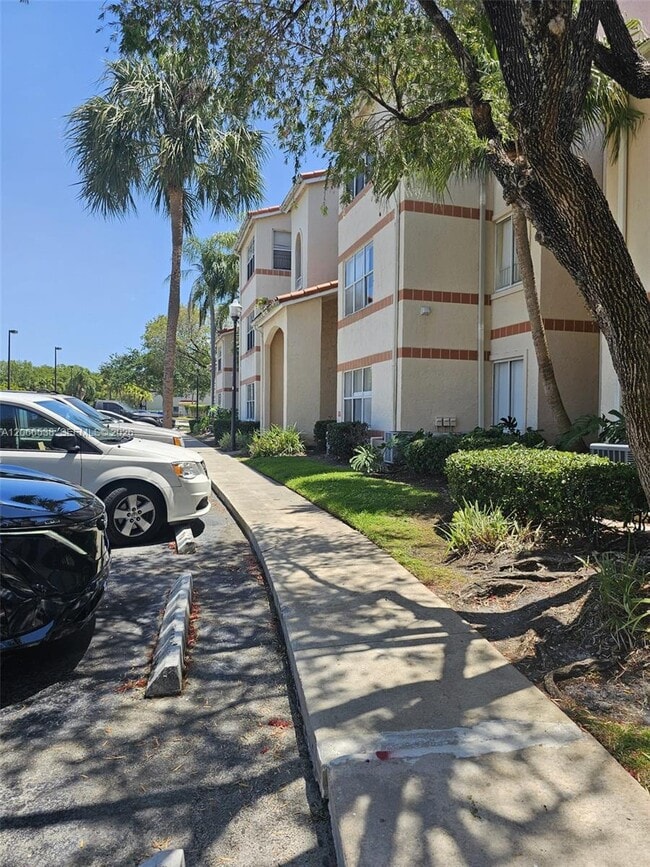 property at 3470 Pinewalk Dr N