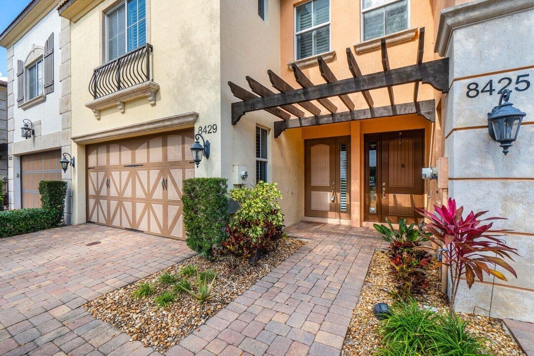 8429 Cocoplum Sound Ln in West Palm Beach, FL - Building Photo