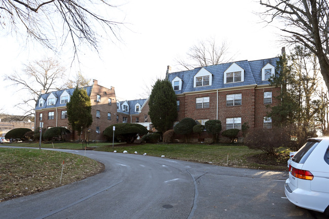 Wyndon Apartments in Wynnewood, PA - Foto de edificio - Building Photo