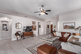 11515 W Gnatcatcher Ln in Surprise, AZ - Foto de edificio - Building Photo