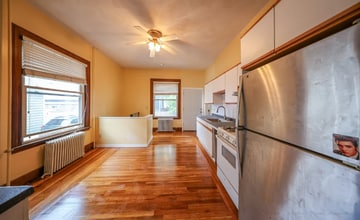 22 Grand View Ave, Unit 1 in Somerville, MA - Foto de edificio - Building Photo
