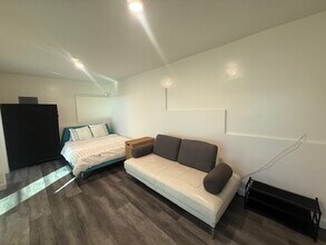 22607 Pacific Coast Hwy, Unit C in Malibu, CA - Building Photo - Building Photo