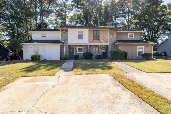 property at 1686 Wynndowne Trail