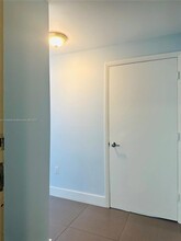 7700 Collins Ave, Unit 1 in Miami Beach, FL - Building Photo - Building Photo