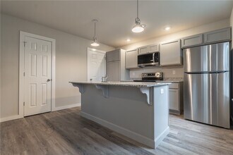 1370 N Porter Rd in Fayetteville, AR - Building Photo - Building Photo