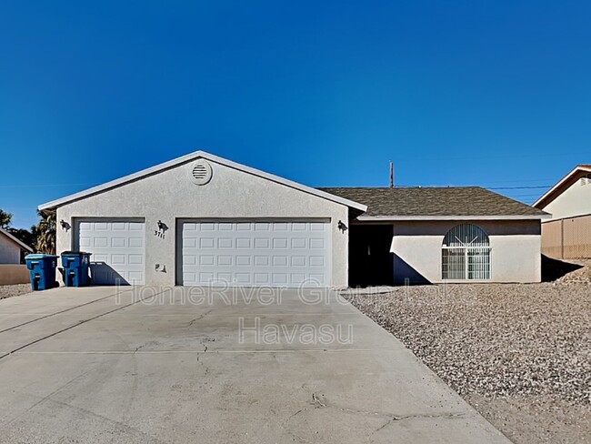 3711 Outpost Dr in Lake Havasu City, AZ - Building Photo - Building Photo