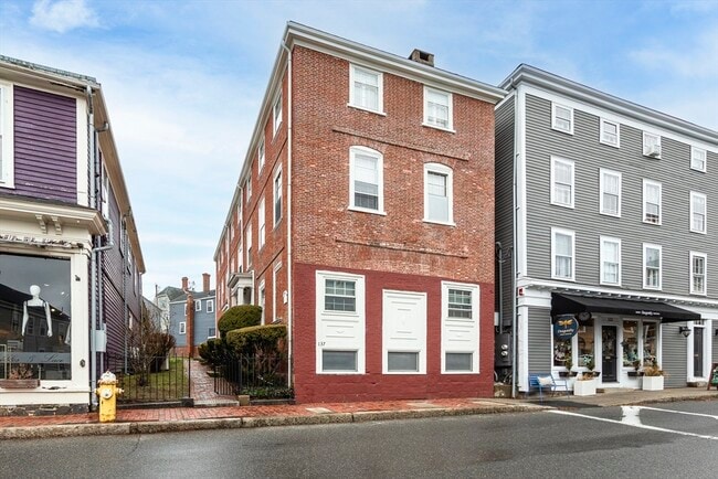 property at 137 Washington St
