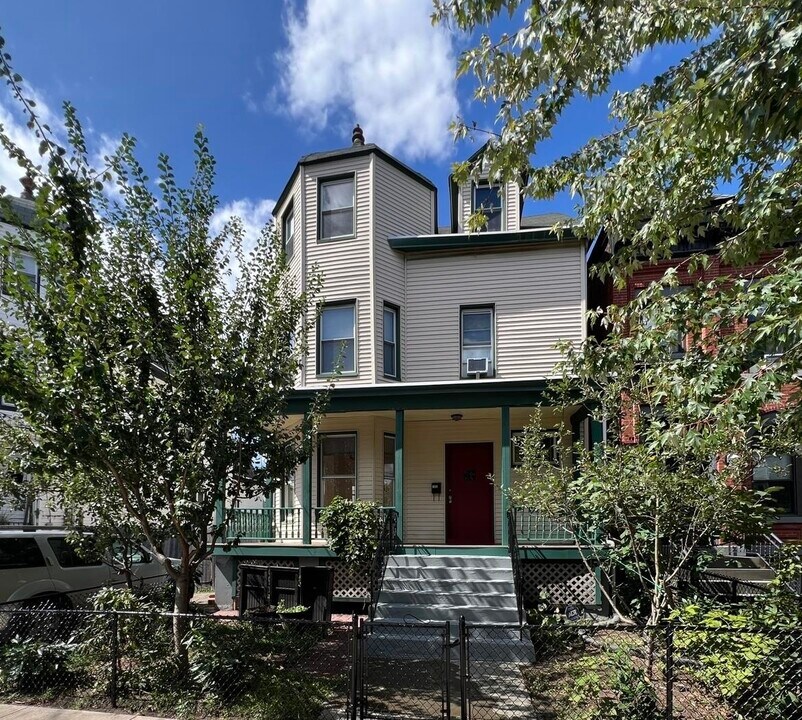 285 Pacific Ave in Jersey City, NJ - Building Photo