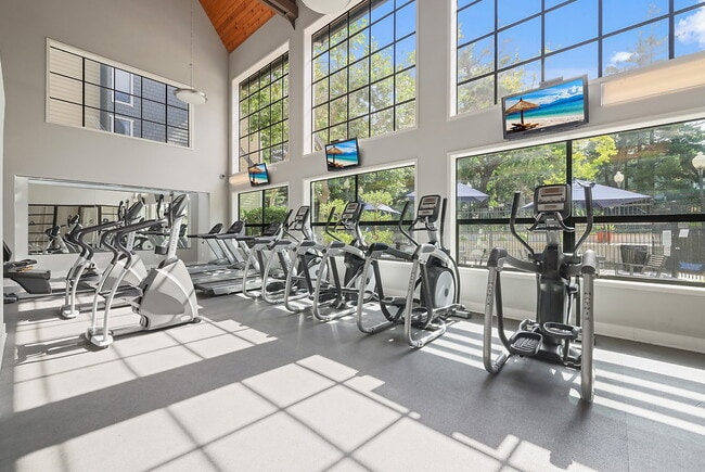 City View in Hayward, CA - Foto de edificio - Building Photo