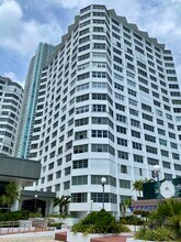 999 Brickell Bay Dr, Unit 1107 in Miami, FL - Building Photo - Building Photo