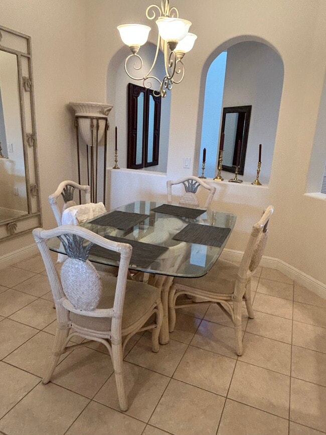3960 Deer Crossing Ct, Unit 202 in Naples, FL - Foto de edificio - Building Photo
