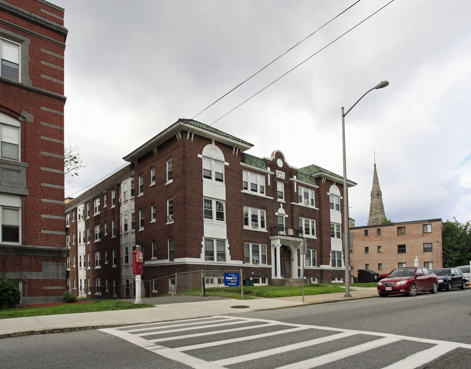 Crown Plaza in Medford, MA - Building Photo