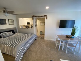 1337 Caminito Gabaldon in San Diego, CA - Building Photo