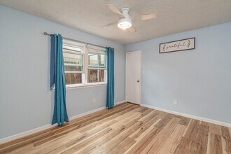 12054 Plumpoint Dr in Houston, TX - Building Photo - Building Photo