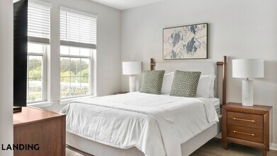 4902 Cosmos Cir, Unit 202 in Wimauma, FL - Foto de edificio - Building Photo