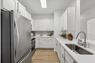 Bell Avalon Park in Orlando, FL - Building Photo - Building Photo