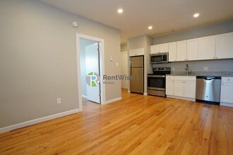 1200 Commonwealth Ave in Boston, MA - Building Photo - Building Photo