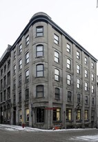 90 Saint-Paul O in Montréal, QC - Building Photo