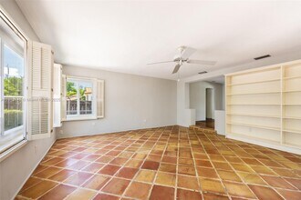 451 SW 25th Rd in Miami, FL - Building Photo - Building Photo