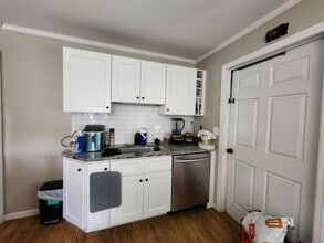 29 Melrose Dr in East Haven, CT - Building Photo - Building Photo