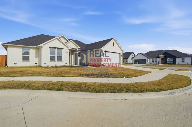 200 High Rdg Ct in Godley, TX - Building Photo - Building Photo