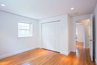 75 Wyman St-Unit -Apt 4 in Newton, MA - Building Photo - Building Photo