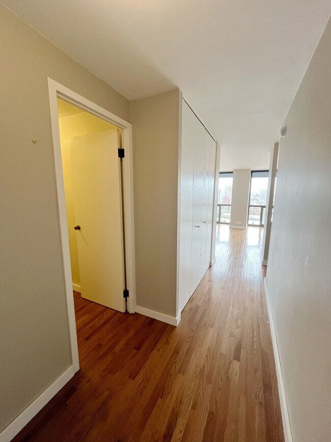 4343 N Clarendon Ave in Chicago, IL - Building Photo - Building Photo