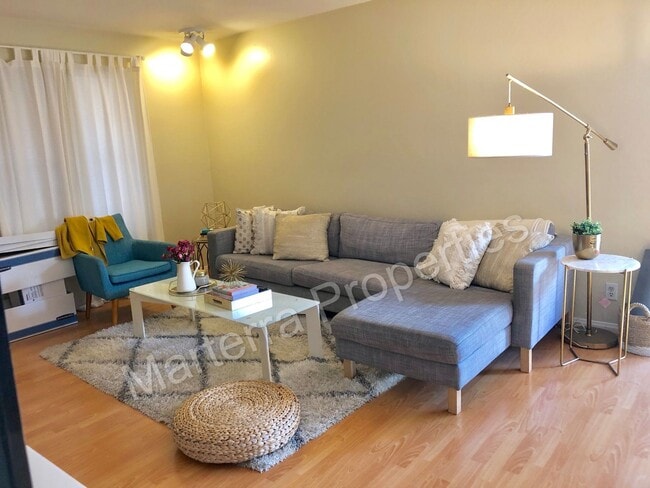 2152 Dogwood Rd in Tustin, CA - Building Photo - Building Photo